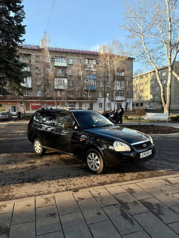 Продам приора 2 поколения 2014 года в отличном состоянии! автомобиль полностью обслужен: двигатель, ходовка, коробка после обслуживания! было произведено замена всех масел, фильтров и по ходовой части. двигатель 16 клапанный работает отлично, тихо ровно ходовая без нареканий, все обслужено делать ничего не надо!!! салон чистый ухоженный и не прокуренный, ве работает все включается комплектация люкс, кондиционер работает, дует и холодит по кузову очень красивая ровненькая, внимание привлекает машина в отличном состоянии, реально живой автомобиль, сел и поехал делать ничего не нужно! цена 530 000 руб хороший торг реальному покупателю +79494744952 📞 звоните: +7(949)4744952 - фотография - 2