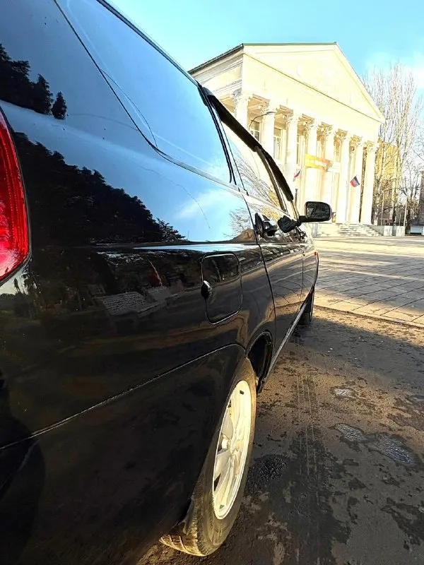 Продам приора 2 поколения 2014 года в отличном состоянии! автомобиль полностью обслужен: двигатель, ходовка, коробка после обслуживания! было произведено замена всех масел, фильтров и по ходовой части. двигатель 16 клапанный работает отлично, тихо ровно ходовая без нареканий, все обслужено делать ничего не надо!!! салон чистый ухоженный и не прокуренный, ве работает все включается комплектация люкс, кондиционер работает, дует и холодит по кузову очень красивая ровненькая, внимание привлекает машина в отличном состоянии, реально живой автомобиль, сел и поехал делать ничего не нужно! цена 530 000 руб хороший торг реальному покупателю +79494744952 📞 звоните: +7(949)4744952 - фотография - 5