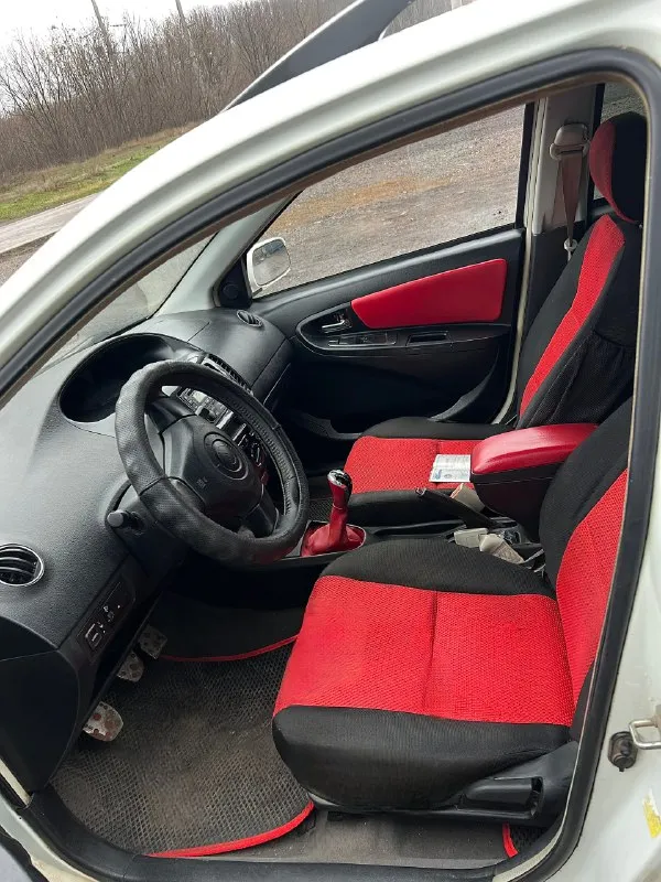 🏎gelly mk cross 🔥 цена 247тр 🔥 год 2013 пробег 183.000 продам джилли мк кросс. по документам полный порядок. учёт 180 стс, птс, дкп, без штрафов и ограничений, любое оформление документов. , кпп, ходовая обслужены полностью. по технической части автомобиль не требует вложений. масла, фильтра поменяны, мотор сухой, не дымит, масло не ест. по электрике полностью исправна печка как в аду, свет, музыка. по комплектации : 👌гидроусилитель руля 👌кондиционер 👌4 электростеклоподъёмника абс электронная приборка let лампы фарах let туманки эва ковры чехлы и так далее новая зимняя резина, 2 ключа, сигнализация и центральный замок. по кузову есть нюансы. от этого и продаётся по цене ниже рыночной. заниматься нет времени и желания. на езду ни как не влияет, идеальный вариант как хороший надёжный авто на повседнев, как первая машина или под работу. повторюсь, цена из за косяков по кузову, кто ищет новый автомобиль смотрите цены 350+-( и то не факт) авто можно посмотреть 📞 звоните: +7(949)9850070 - фотография - 6