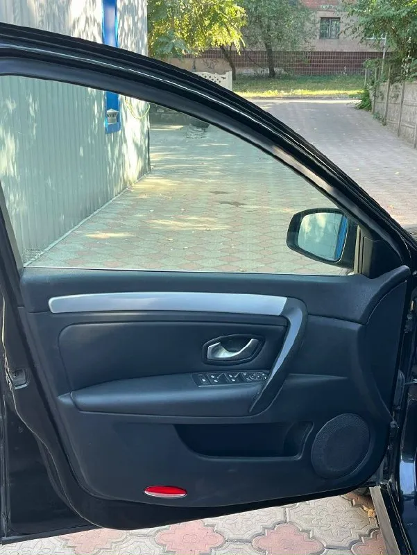 Продам renault лагуна годы выпуска 2008 объем: 2.0 турбо коробка автомат в хорошей комплектации. все остальные вопросы по телефону +7 (949) 059-05-66 цена 580.000+ торг город: донецк 📞 звоните: +7(949)0590566 - фотография - 8