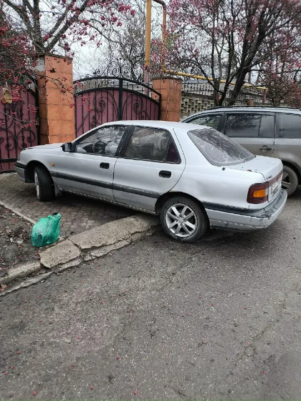 Hyundai 120к титаны, газ бензин, едите заводится с документами срочно продам звоните +7 (949) 074-35... - фотография