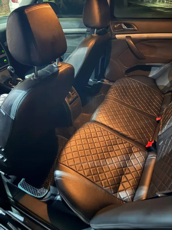 Обмен не интересует! продам шкода октавия а5 рест в очень хорошем состоянии. 1.4 tsi, кпп механика 6-ти ступенчатая декабрь 2011 г. в. 3 владельца. мотор работает идеально ровно, масло от замены до замены доливаю грамм 200 (6.000-7.000kм) не троит, не дымит. едет очень бодро. ходовая обслужена, без посторонних звуков. кпп работает как положено, без хрустов, гула и т. д. по кузову пару сколов, нечего критичного. ржавчины, гнили нет нигде! 4 электро стеклоподьёмника, подогревы передних сидений, кондиционер(заправлен летом, полностью исправен), штатные парктроники, led лампы в птф и ближнем. датчик света, датчик дождя. родной пробег 219.000, подтвержден автотекой. два ключа, сервисная книга с первого дня использования. продаю на 17х легкосплавах, летнюю резину на родных дисках также отдам. любые проверки только приветствуются могу скинуть автотеку. 850.000₽ торг +7 949 314 95 95 - фотография - 8