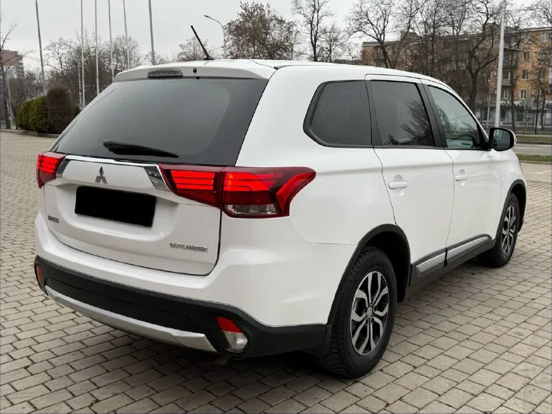 Продам mitsubishi outlander 2.0 бензин год выпуска 2016 состояние идеальное. полный привод рабочий без рыжиков сервисные книги. вложений не требует! любое оформление! я втарой хозяин! салон не затертый не порваный резина новая зимняя авто полностью обслужена до мелочей мотор работает ровно. коробка переключает идеально климат контроль работает все жидкости заменены! стекла все родные. каждая кнопка работает) цена 1.500₽ +7-949-794-46-27 остольные вопросы по телефону звоните в любое время. - фотография - 4