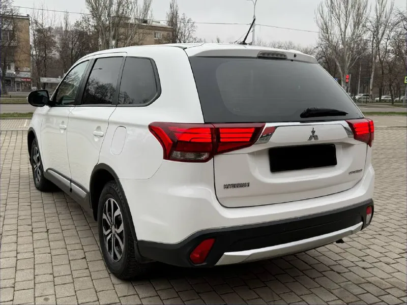 Продам mitsubishi outlander 2.0 бензин год выпуска 2016 состояние идеальное. полный привод рабочий без рыжиков сервисные книги. вложений не требует! любое оформление! я втарой хозяин! салон не затертый не порваный резина новая зимняя авто полностью обслужена до мелочей мотор работает ровно. коробка переключает идеально климат контроль работает все жидкости заменены! стекла все родные. каждая кнопка работает) цена 1.500₽ +7-949-794-46-27 остольные вопросы по телефону звоните в любое время. - фотография - 7
