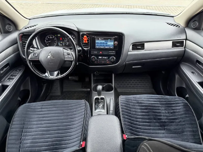 Продам mitsubishi outlander 2.0 бензин год выпуска 2016 состояние идеальное. полный привод рабочий без рыжиков сервисные книги. вложений не требует! любое оформление! я втарой хозяин! салон не затертый не порваный резина новая зимняя авто полностью обслужена до мелочей мотор работает ровно. коробка переключает идеально климат контроль работает все жидкости заменены! стекла все родные. каждая кнопка работает) цена 1.500₽ +7-949-794-46-27 остольные вопросы по телефону звоните в любое время. - фотография - 9