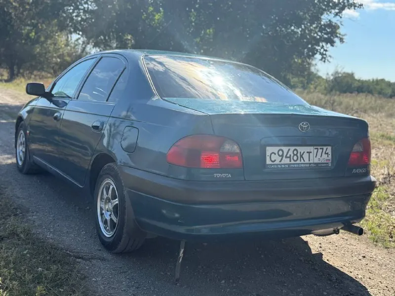 Продам toyota avensis 1.8, 1998 пробег 320 000 бензин, передний привод рабочая лошадка, на ходу 250 000 р. все вопросы по телефону +79496339618 - фотография - 3