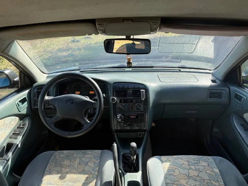 Продам toyota avensis 1.8, 1998 пробег 320 000 бензин, передний привод рабочая лошадка, на ходу 250 000 р. все вопросы по телефону +79496339618 - фотография - 6