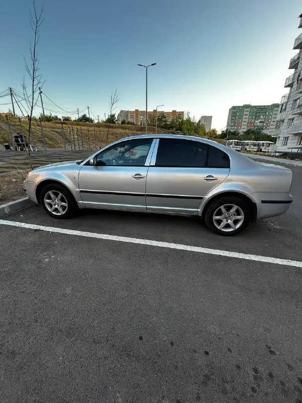 Всем добрый день! в продаже skoda суперб 2004 года двигатель после кап ремонта коробка отлично по кузову нюансы видно ! дно пороги целые! полное переоформление!✅️ цена 550 торг!🔥 +79499414601 - звонки, телеграмм! 📞 звоните: +7(949)9414601 - фотография - 5
