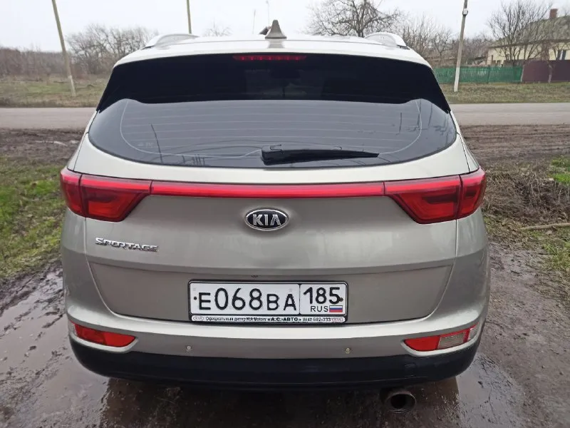 Продам: kia sportage
Год выпуска: 2016
Объем двигателя: 2л 150л/с
Привод: полный
Мкпп
Пробег: 204000 км
Машина в достойном, ухоженном состоянии, вложений не требует, сел и поехал, в хорошей комплектации: есть датчики давления в шинах, датчик, света, дождя, помощники, системы безопасности и много чего другого!
Машина эксплуатируется бережно, замена масла и фильтров каждые 5-6 тысяч, двигатель работает ровно, масло не жрёт, от замены до замены на том же уровне, заменены лампы в освещение на более мощные светодиодные, даже лампа освещения заднего хода светит как ближний свет, установленны пороги-подножки для более комфортной посадки, с машиной так же отдам свежий комплект летней резины, оригинальное прицепное и ещё всякие расходники: новые стойки стабилизатора и т. Д.
Цена 2.4 🍋
Быстрому покупателю, адекватный торг🤝
Осмотр: г. Мариуполь, пгт розовка
Контакты:
Т. +79497192597
📲 Tg: @lexxx1987
📞 Звоните: +7(949)7192597 - фотография - 2