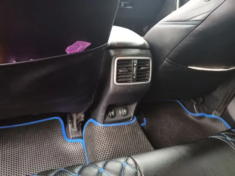 Продам: kia sportage
Год выпуска: 2016
Объем двигателя: 2л 150л/с
Привод: полный
Мкпп
Пробег: 204000 км
Машина в достойном, ухоженном состоянии, вложений не требует, сел и поехал, в хорошей комплектации: есть датчики давления в шинах, датчик, света, дождя, помощники, системы безопасности и много чего другого!
Машина эксплуатируется бережно, замена масла и фильтров каждые 5-6 тысяч, двигатель работает ровно, масло не жрёт, от замены до замены на том же уровне, заменены лампы в освещение на более мощные светодиодные, даже лампа освещения заднего хода светит как ближний свет, установленны пороги-подножки для более комфортной посадки, с машиной так же отдам свежий комплект летней резины, оригинальное прицепное и ещё всякие расходники: новые стойки стабилизатора и т. Д.
Цена 2.4 🍋
Быстрому покупателю, адекватный торг🤝
Осмотр: г. Мариуполь, пгт розовка
Контакты:
Т. +79497192597
📲 Tg: @lexxx1987
📞 Звоните: +7(949)7192597 - фотография - 9