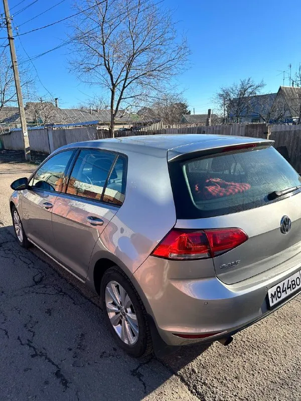 Продаю volkswagen golf 7 2012 год, объем 1.2 литра турбо, на автомате. есть система старт-стоп. расход 5-6 литров. пробег 122 тыс. км (реальный). машинка в отличном состоянии как по кузову, так и по салону. 2 ключа. авто ухожен, всю жизнь хранился в теплом гараже. я собственник, расскажу подробнее про авто по телефону цена 1.100.000 краснодон +7 959 138 9818 📞 звоните: +7(959)1389818 - фотография - 3