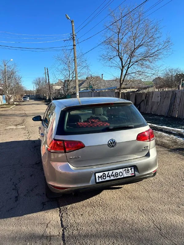Продаю volkswagen golf 7 2012 год, объем 1.2 литра турбо, на автомате. есть система старт-стоп. расход 5-6 литров. пробег 122 тыс. км (реальный). машинка в отличном состоянии как по кузову, так и по салону. 2 ключа. авто ухожен, всю жизнь хранился в теплом гараже. я собственник, расскажу подробнее про авто по телефону цена 1.100.000 краснодон +7 959 138 9818 📞 звоните: +7(959)1389818 - фотография - 4
