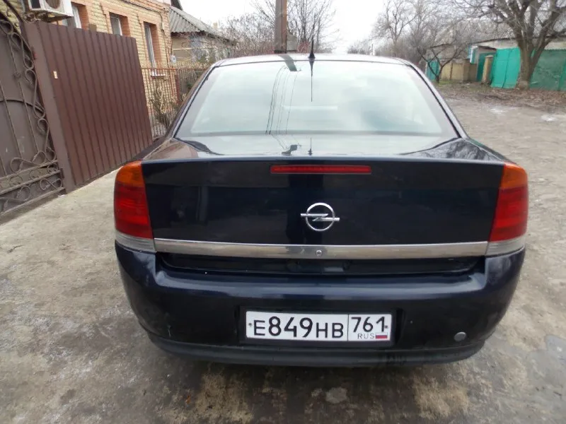 Цена 310 тыс. рубл. срочная продажа живой opel вектра 2003 года выпуска, на полном ходу, объем двигателя 1.8 куб. , документы в порядке. причина продажи, покупался как подменный, в данный момент стоит без дела. кузов в хорошем состоянии на "4", все таки 22 года автомобилю. красить ничего не надо, цена дырявой приоры. двигатель не дымит, ходовая, мкпп в порядке. подробнее по телефону: +79490865284.место нахождения г. иловайск 📞 звоните: +7(949)0865284 - фотография - 3