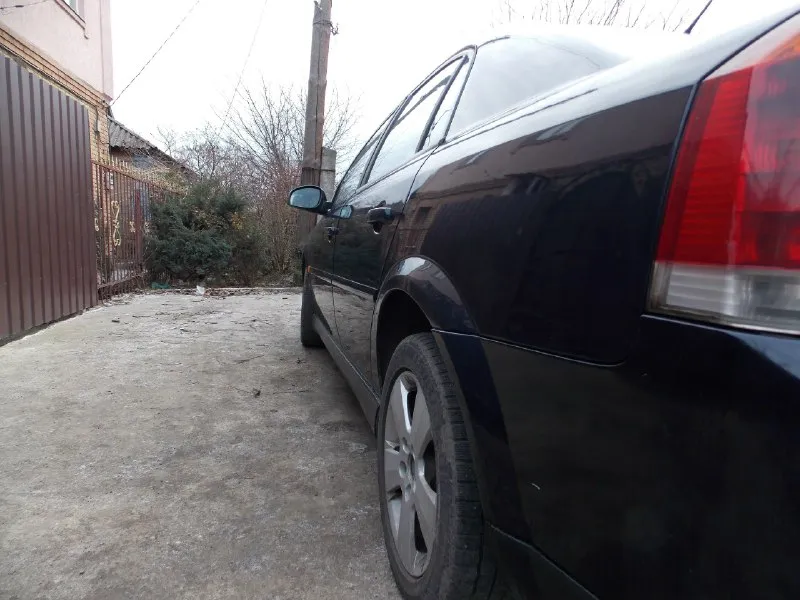 Цена 310 тыс. рубл. срочная продажа живой opel вектра 2003 года выпуска, на полном ходу, объем двигателя 1.8 куб. , документы в порядке. причина продажи, покупался как подменный, в данный момент стоит без дела. кузов в хорошем состоянии на "4", все таки 22 года автомобилю. красить ничего не надо, цена дырявой приоры. двигатель не дымит, ходовая, мкпп в порядке. подробнее по телефону: +79490865284.место нахождения г. иловайск 📞 звоните: +7(949)0865284 - фотография - 4