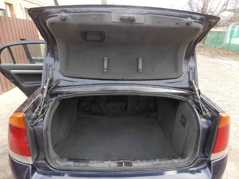 Цена 310 тыс. рубл. срочная продажа живой opel вектра 2003 года выпуска, на полном ходу, объем двигателя 1.8 куб. , документы в порядке. причина продажи, покупался как подменный, в данный момент стоит без дела. кузов в хорошем состоянии на "4", все таки 22 года автомобилю. красить ничего не надо, цена дырявой приоры. двигатель не дымит, ходовая, мкпп в порядке. подробнее по телефону: +79490865284.место нахождения г. иловайск 📞 звоните: +7(949)0865284 - фотография - 6