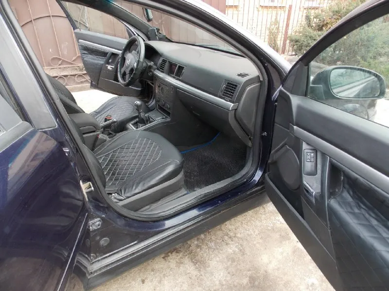 Цена 310 тыс. рубл. срочная продажа живой opel вектра 2003 года выпуска, на полном ходу, объем двигателя 1.8 куб. , документы в порядке. причина продажи, покупался как подменный, в данный момент стоит без дела. кузов в хорошем состоянии на "4", все таки 22 года автомобилю. красить ничего не надо, цена дырявой приоры. двигатель не дымит, ходовая, мкпп в порядке. подробнее по телефону: +79490865284.место нахождения г. иловайск 📞 звоните: +7(949)0865284 - фотография - 7