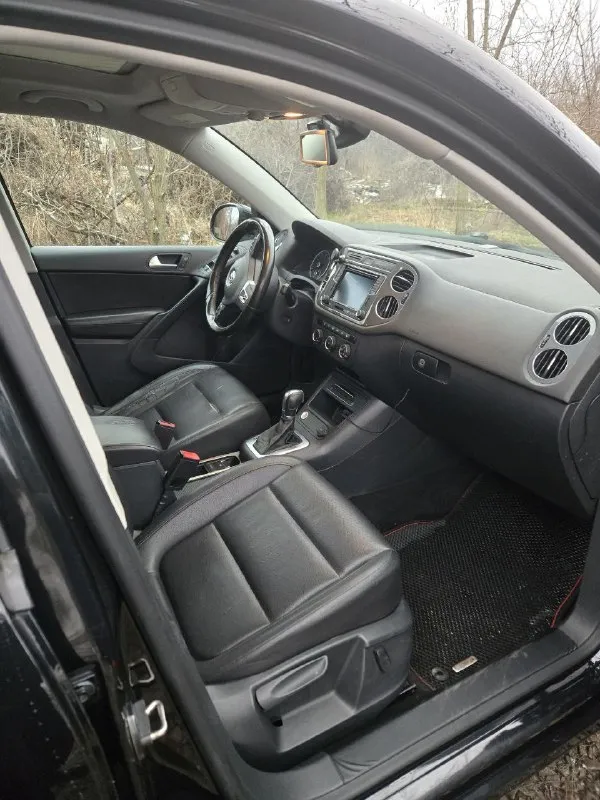 Volkswagen tiguan 2.0 tsi аt, 2016 г. 💰 цена 1 750 000 рублей (торг) ☎️+79591092941 передний привод, отличное состояние, бережный уход, два комплекта колёс, зима и лето на дисках! в туманках установлены линза zorkiy m15 compact bi-led, основной свет zorkiy r8 max power led. керамическое покрытие кузова автомобиля. вложений не требует! собственник! пробег 150т. км нe крученый, проверен! заменен комплект цепей грм на 140к, по регламенту. движок, коробка, ходовая в идеальном состояние. коробка автомат aisin (нe dsg). любые проверки за ваш счет. в салоне не курили. своевременно обслуживался. видео обзор авто по запросу. осмотр г. свердловск, лнр. реальному покупателю торг! 📞 звоните: +7(959)1092941 - фотография - 5