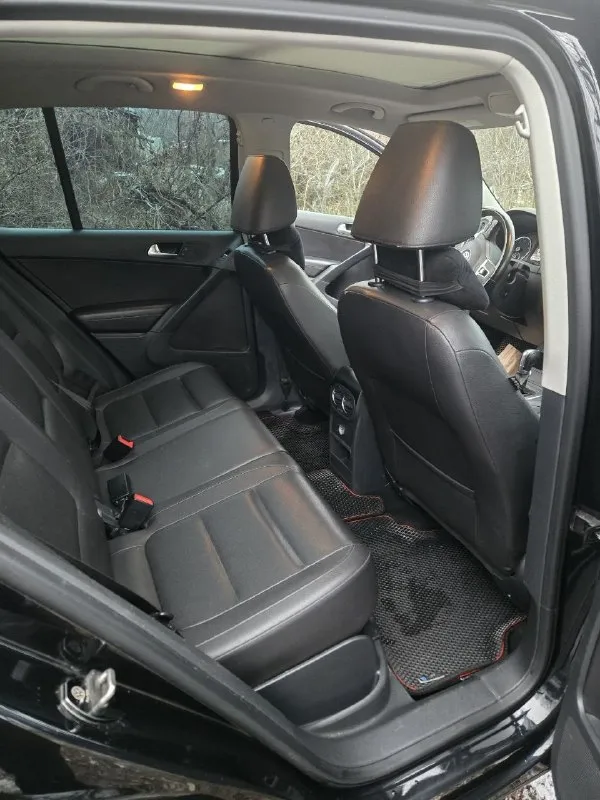 Volkswagen tiguan 2.0 tsi аt, 2016 г. 💰 цена 1 750 000 рублей (торг) ☎️+79591092941 передний привод, отличное состояние, бережный уход, два комплекта колёс, зима и лето на дисках! в туманках установлены линза zorkiy m15 compact bi-led, основной свет zorkiy r8 max power led. керамическое покрытие кузова автомобиля. вложений не требует! собственник! пробег 150т. км нe крученый, проверен! заменен комплект цепей грм на 140к, по регламенту. движок, коробка, ходовая в идеальном состояние. коробка автомат aisin (нe dsg). любые проверки за ваш счет. в салоне не курили. своевременно обслуживался. видео обзор авто по запросу. осмотр г. свердловск, лнр. реальному покупателю торг! 📞 звоните: +7(959)1092941 - фотография - 7