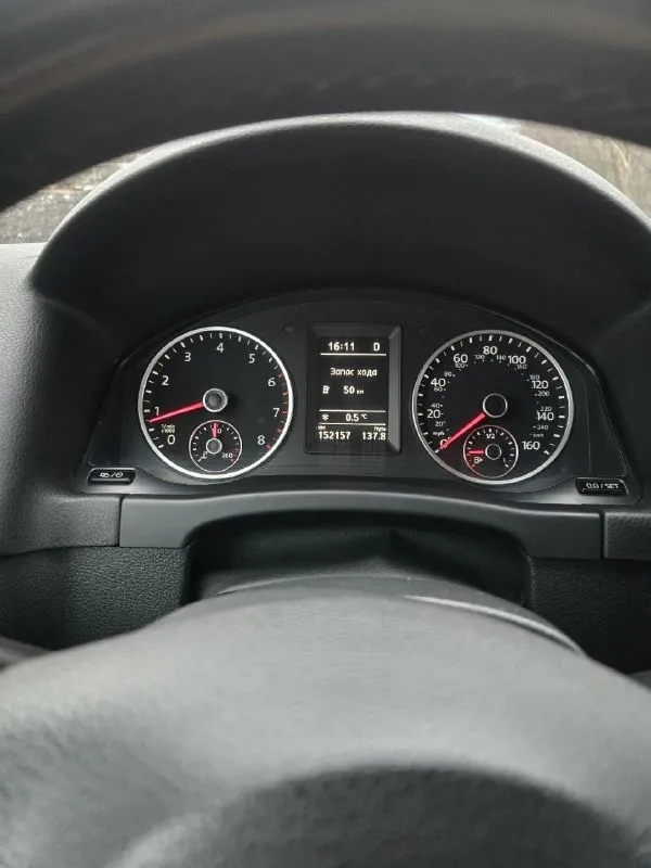 Volkswagen tiguan 2.0 tsi аt, 2016 г. 💰 цена 1 750 000 рублей (торг) ☎️+79591092941 передний привод, отличное состояние, бережный уход, два комплекта колёс, зима и лето на дисках! в туманках установлены линза zorkiy m15 compact bi-led, основной свет zorkiy r8 max power led. керамическое покрытие кузова автомобиля. вложений не требует! собственник! пробег 150т. км нe крученый, проверен! заменен комплект цепей грм на 140к, по регламенту. движок, коробка, ходовая в идеальном состояние. коробка автомат aisin (нe dsg). любые проверки за ваш счет. в салоне не курили. своевременно обслуживался. видео обзор авто по запросу. осмотр г. свердловск, лнр. реальному покупателю торг! 📞 звоните: +7(959)1092941 - фотография - 8