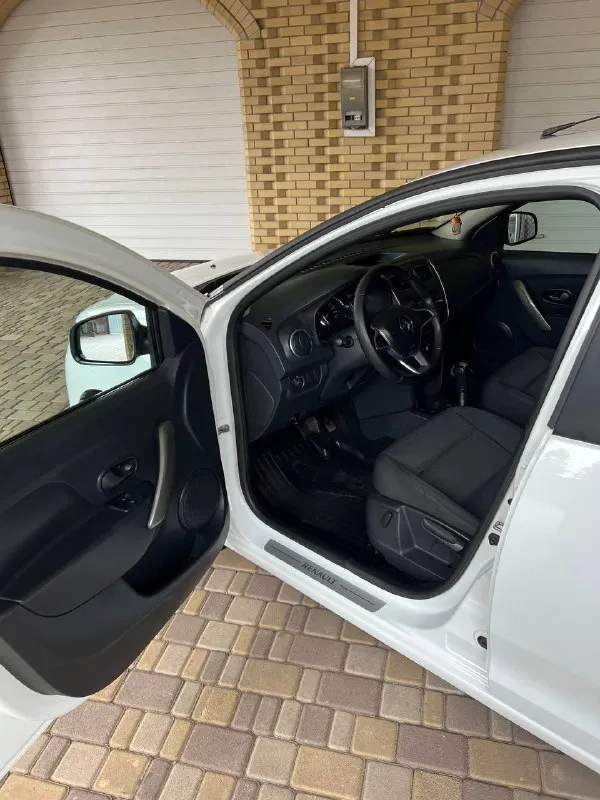 Продам reno logan 2019 г в состоянии нового авто! 1:6 коробка-автомат пробег -102 км год-2019 продам renault логан с супер состоянии, делать ничего не нужно, масла фильтра заменены!2 ключа, центральный замок, подогревы, электро регулировщик фар, лед фары, обработана и обезшумлена! резина новая зима!❄️ машина в родном окрасе цена 1 🍋 15₽ тел 79494162203 в таком состоянии машину не найти!!! донецк/макеевка 📲 tg: @genyaaaaa 📞 звоните: +7(949)4162203 - фотография - 3