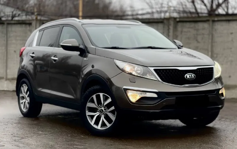 Продам kia sportage 2014г. Restyling 4wd 2.0at бенз. Автомобиль в идеальном 141.ооокм пробег. Работает идеально не дымит, не троит. Коробка переключает плавно, работает без тычков и пинков. По ходовой части нареканий нет, нечего не стучит, нечего не гремит. Все стекла в круг родные включая лобовое. Пред максимальная комплектация, есть все кроме панорамы. Без ключевой доступ, start/stop, два ключа, двухзонный климат контроль, подогрев всех сидений, камера заднего вида, датчик дождя, датчик света и многое другое. Цена 1.480🍋 торг.
Остальные вопросы по.
📞+7(949)-522-70-98📞
📞 Звоните: +7(949)5227098 - фотография - 3