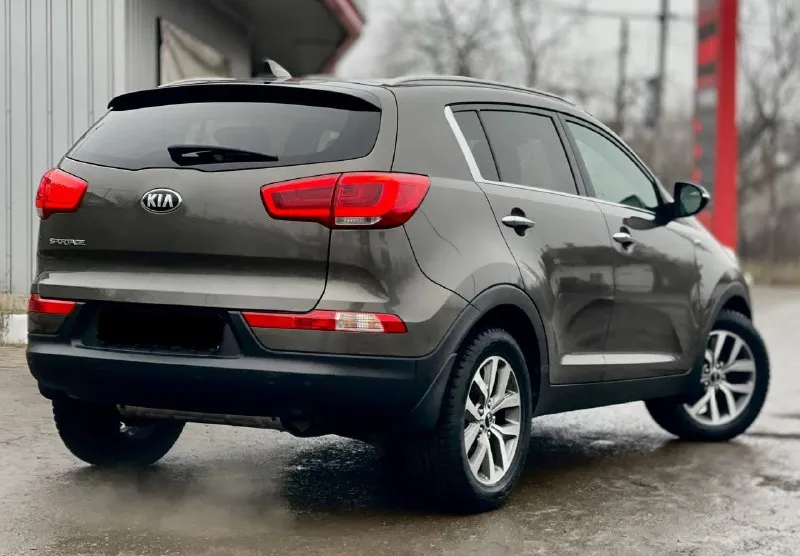 Продам kia sportage 2014г. Restyling 4wd 2.0at бенз. Автомобиль в идеальном 141.ооокм пробег. Работает идеально не дымит, не троит. Коробка переключает плавно, работает без тычков и пинков. По ходовой части нареканий нет, нечего не стучит, нечего не гремит. Все стекла в круг родные включая лобовое. Пред максимальная комплектация, есть все кроме панорамы. Без ключевой доступ, start/stop, два ключа, двухзонный климат контроль, подогрев всех сидений, камера заднего вида, датчик дождя, датчик света и многое другое. Цена 1.480🍋 торг.
Остальные вопросы по.
📞+7(949)-522-70-98📞
📞 Звоните: +7(949)5227098 - фотография - 4