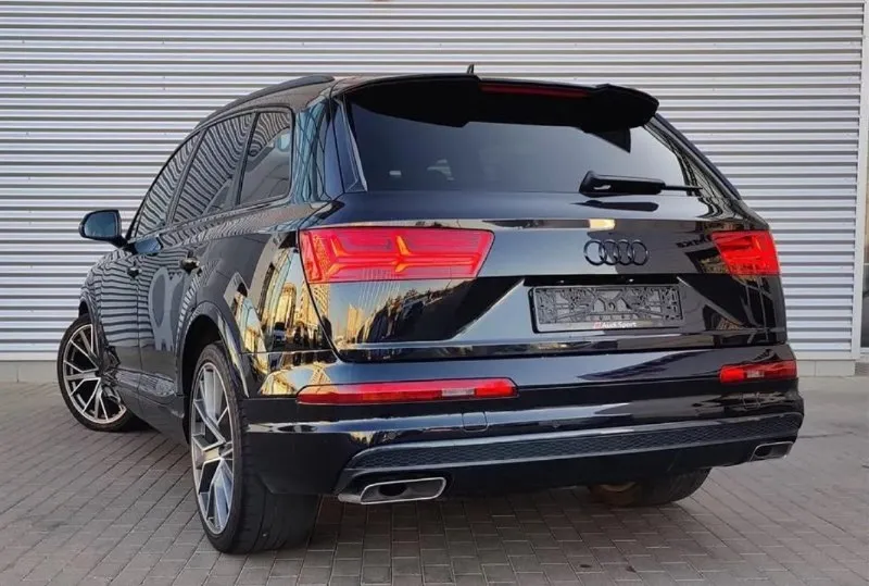 Продам audi q7 3.0 tdi 2017 года выпуска, в эксплуатации с 2018 года, в отличном состоянии. пробег 196 тыс. км, проверяйте чем угодно, салон в идеальном состоянии из кожи nappa, коробка/двигатель без нареканий. замена масла, каждые 7 тыс. авто без вложений от слова совсем, сел и поехал. в личном пользовании более 2х лет. матричная оптика, камера заднего/переднего вида, bang & olufsen, электропривод/вентиляция сидений, доводчики всех дверей, пневма, новая летняя резина на дисках r22, так же отдам комплект r20 на зимней резине. любые проверки на ваших сто. собственник‼️3.999.000‼️г. донецк 89498431343 📞 звоните: +7(949)8431343 - фотография - 2