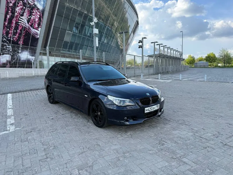 Продается bmw e-61 530d m57n2 2006г. 304535 пробег. в донецке с 2022г. один хозяин, цепи заменены, егр заглушен, саженый удален, downpipe, прошита stage-1, демпфер заменен, все прокладки заменены, масло в коробке заменено, турбина заменена, вся золовка сделана, проще написать чего на делал за это время, почти все акты выполненных работ есть, два комплекта дисков с резиной, климат работает, радиатор кондиционера заменен. по комплектации: бесключевой доступ, проекция, спорт сиденья полностью электро с памятью, панорама не течет, большой монитор русифицирован, едет очень бодро. 1300000 +79494181253, телега на этом же номере. - фотография - 5
