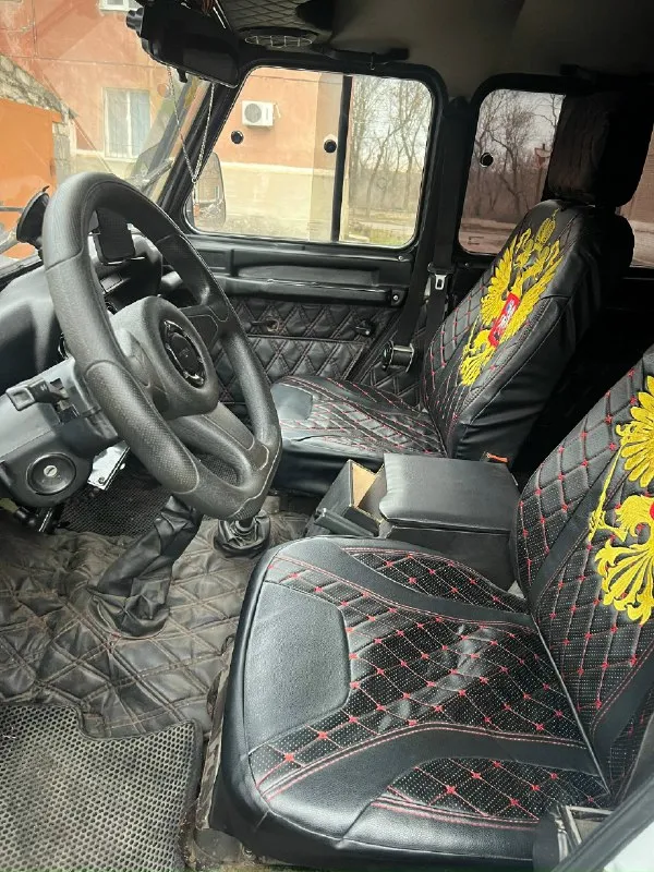 Продам уаз 315196 год выпуска 2011, мотор инжектор 409-й шепчет, коробка раздатка мосты без нареканий, везде масла заменены, в охлаждайку залит антифриз зелëный, машина выглядит на 5+ салон ухоженный чистый, техничка на 5, стоит музыка 4 динамика + саб магнитола процессорная аура, подсветка салона две печки с доп насосом для улучшения прокачки системы, гур, эвоковрики, шноркель поставлен по уму а не для колхоза, багажник, грязевые колëса на фото и видео всë видно и слышно цена 700.000₽ торг +7-949-608-49-10 📞 звоните: +7(949)6084910 - фотография - 2