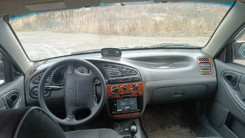 Срочно! ланос 2006г 1.5 механика, пробег 170тыс. кондиционер, гур, все 4 эл. стеклоподьемники, сзади тоже, эл. регулировка зеркала. авто чипован, резвый тянет будь здоров, двигателю ещё жить и жить нареканий нету, кпп всё четенько переключает, ручник держит, печка греет а вот кондёр заправить нужно фрион отдам, новое масло с фильтром, воздушный фильтр, топливный фильтр, тормозные колодки, обслужены суппорта и прокачана новая тормозуха, 4й диск есть ударен, нужно в ремонт его, и подключить камеру заднего вида провода протянуты. авто местный не пригон, с салона в одних руках, пробег родной, с места рвет и тянет будь здоров ланосы 1.6 курят в стороне. осмотр макеевка черёмушки цена 190 торг уместен +79490040934 +79494396010 телеграм 📞 звоните: +7(949)0040934 - фотография - 8