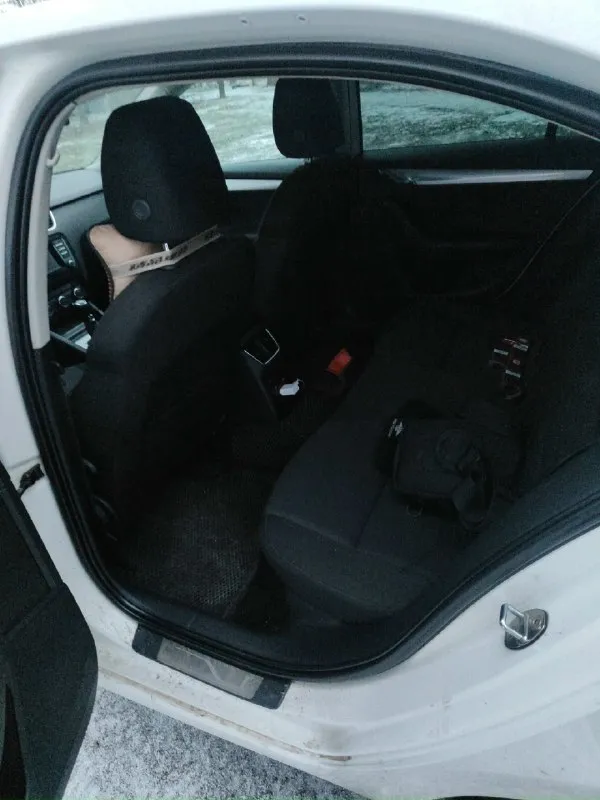 Skoda octavia a7 год выпуска: 2013 родной пробег автомобиля: 190 тыс. км : 1.8 турбо ( 180 л. с ) коробка: автомат (dsg) комплектация: мультируль, штатная мультимедиа, круиз контроль, климат контроль, подогрев передних и задних сидений, розетка 220, 4 эл. стеклоподъемника. обслуживал своевременно, ходовая часть без нареканий. и коробка работают отлично. цена: 1.500.000 тыс. руб. торг присутствует. автомобиль находится в шахтёрске. обращаться по номеру: +79493681873 📞 звоните: +7(949)3681873 - фотография - 5