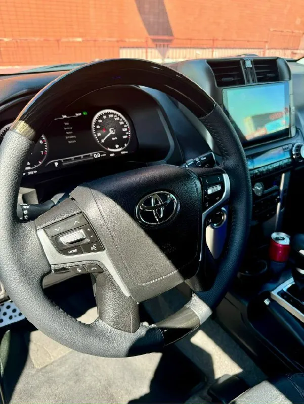 Продажа land cruiser prado 150 год : 2010 пробег:280т оригинальный машина переодета полностью как снаружи так и внутри мотор 3.0 - полностью обслужен, внимания не требует коробка 5ст автомат, работает шикарно по ходовой части вопросов нет, еде тихо и мягко электрика вся исправна по кузову без косяков по документам я хозяин любое переоформление! +79498380708 цена 3400000 торг будет. авто хозяйское, обслуживается во время, на собственной сто!!!!!! за авто не стыдно, кондиционеры, мимо✌️ г. донецк!!!! любое время дня и ночи))) 📞 звоните: +7(949)8380708 - фотография - 6