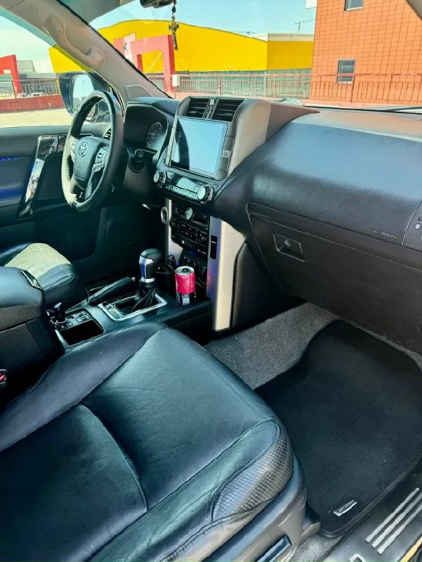 Продажа land cruiser prado 150 год : 2010 пробег:280т оригинальный машина переодета полностью как снаружи так и внутри мотор 3.0 - полностью обслужен, внимания не требует коробка 5ст автомат, работает шикарно по ходовой части вопросов нет, еде тихо и мягко электрика вся исправна по кузову без косяков по документам я хозяин любое переоформление! +79498380708 цена 3400000 торг будет. авто хозяйское, обслуживается во время, на собственной сто!!!!!! за авто не стыдно, кондиционеры, мимо✌️ г. донецк!!!! любое время дня и ночи))) 📞 звоните: +7(949)8380708 - фотография - 7