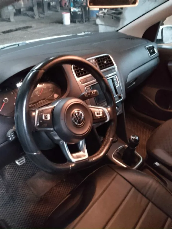 Продам volkswagen поло седан 2018г рестайлинг 1,6 мpi мкпп цена 1,2 🍋 руб хороший торг возле авто дв... - фотография