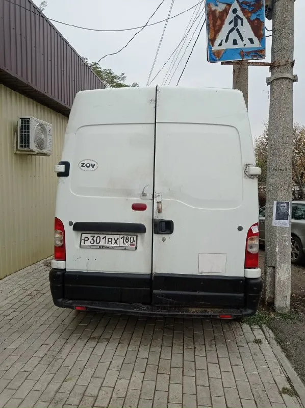Продам грузовой бус renault master 1999г. в двигатель 2.8 атмосферный. двигатель стоит контрактный с минимальным пробегом 30т. км. авто полностью обслужено. , новая руль. рейка, блины, колодки, акб, вся ходовка, новая резина, повариный пол и бока. авто делалось для себя, вложен можно сказать ещё один бус. документы в порядке, я хозяин авто. машина простая в обслуживании и не прихотливая, запчасти доступные. смешанный расход топлива 8л. на 100км. вместительны грузовой отсек длина 2.65., ширина 1.75., высота 1.7м. территориально нахожусь г. шахтёрск +79493260226. телеграм на этом же номере. цена 730 000₽ небольшой торг при осмотре. машиной будете довольны. 📞 звоните: +7(949)3260226 - фотография - 2