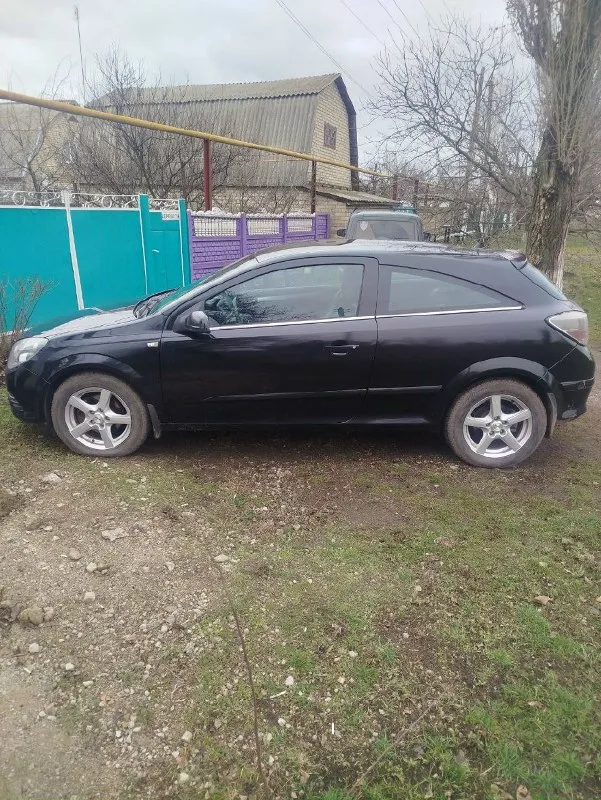 Opel астра h gtc год 2006 пробег 233211 цвет черный цена 390.000т. руб торг у капота +7 (949) 793-87-16 📞 звоните: +7(949)7938716 - фотография - 3
