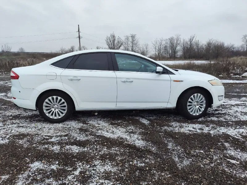 Продам ford mondeo 4, 2009 года выпуска, 2.3 двигатель duratec 161 л. с., акпп 6 ступенчатая aisin tf-81sc, бельгийская сборка. менее 1000 км назад менял акпп на контракт с пробегом 60к. также были заменены 2 передних рычага, рулевые тяги, задние стойки стабилизатора, заменены подушки двигателя и акпп. двигатель работает ровно, не троит, обороты не плавают, ошибок нет. двухзонный климат, подогрев сидений, подогрев лобового. по кузову есть сколы, авто не новое. кости целые, лкп в целом не плохо сохранилось. срочных вложений не требует. комплект лета в подарок, на сезон хватит. я хозяин, авто на мне, езжу каждый день. осмотр в донецке, на боссе. любые проверки за ваш счёт. цена 900 000. на недостатки скину. +79494814840 📲 tg: @c_hania 📞 звоните: +7(949)4814840 - фотография - 4