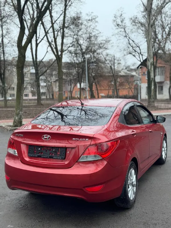 ✅в продаже hyundai solaris 1.6, год выпуска 2011, родной пробег 180.000! самая максимальная комплектация на механике 1.6 ✅family 5mt! без дтп! не такси ! самая зелёная автотека! ( по запросу скину )любые проверки за ваши деньги) идеальное ✅техническое и внешне состояние! все стёкла родные! два комплекта колёс ! ✅идеальное состояние салона автомобиля! за автомобиль не стыдно, за автомобилем ухаживали и следили! авто без вложений ✅кузовное состояние идеальное! быстрому покупателю разумный торг! возможен обмен ( с вашей доплатой ) цена подарок 860.000🎁 звонить 📞 +7 (949) 126-72-83 звонить 📞 +7 949 563 9877 (также телеграмм) 📞 звоните: +7(949)1267283 - фотография - 4