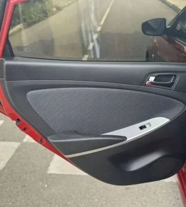 ✅в продаже hyundai solaris 1.6, год выпуска 2011, родной пробег 180.000! самая максимальная комплектация на механике 1.6 ✅family 5mt! без дтп! не такси ! самая зелёная автотека! ( по запросу скину )любые проверки за ваши деньги) идеальное ✅техническое и внешне состояние! все стёкла родные! два комплекта колёс ! ✅идеальное состояние салона автомобиля! за автомобиль не стыдно, за автомобилем ухаживали и следили! авто без вложений ✅кузовное состояние идеальное! быстрому покупателю разумный торг! возможен обмен ( с вашей доплатой ) цена подарок 860.000🎁 звонить 📞 +7 (949) 126-72-83 звонить 📞 +7 949 563 9877 (также телеграмм) 📞 звоните: +7(949)1267283 - фотография - 7