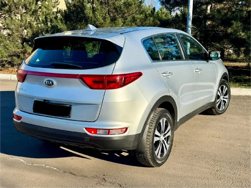 Kia sportage официал 2018 год выпуска двигатель 2.0 бензин коробка автомат пробег 139 тыс. Км автомобиль в отличном состоянии, кузов весь в заводском окрасе ! Вложения не какого не требует от слова совсем ! В машине есть все для комфорта, кондиционер, датчики света, и дождя, подогревы сидений передних, и задних, подогревы зеркал, зоны дворников, многофункциональная магнитола usb, bluetooth, громкая связь, камера заднего вида, и многое другое ! Г. Донецк цена 1.865 тыс. ₽ звоните остальное по +79495210885
📞 Звоните: +7(949)5210885 - фотография - 4