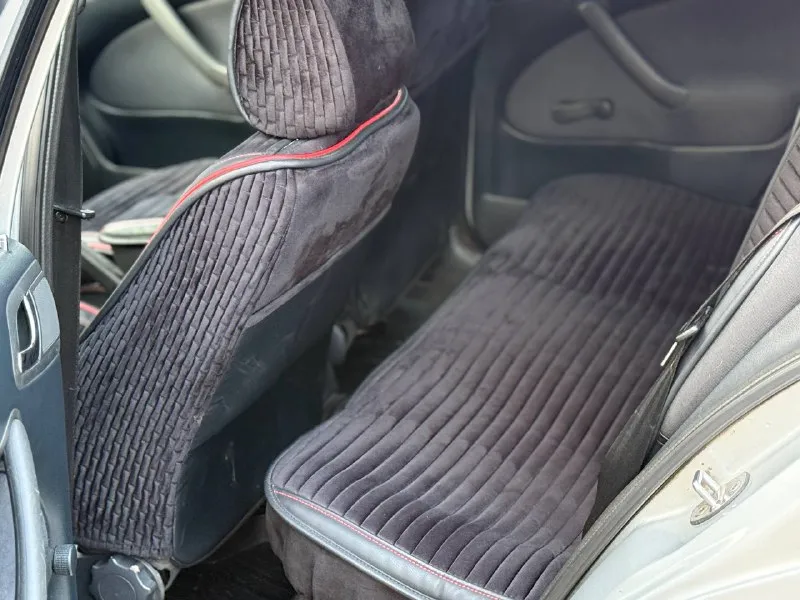 Продам skoda octavia 1.6mpi надежный автомобиль 2007г. выпуска в отличном состоянии! 3 владельца, без дтп! идеальное состояние кузова, ржавчины нет совсем, пороги целые, не гнилые. по технической части нареканий нет, мотор работает плавно и ровно, коробка тоже работает мягко. подвеска в хорошем состоянии, не стучит, не гремит. хорошая комплектация. климат-контроль, подогрев сидений, 6 подушек безопасности, abs esp круиз-контроль, 2эл. стеклоподёмника, электрорегулеровка зеркал, диски r16 на зимней резине, сервисные книжки, хорошая музыка. остальные вопросы по телефону +79494958326 цена 610тыс₽ торг у капота хорошему покупателю. - фотография - 10