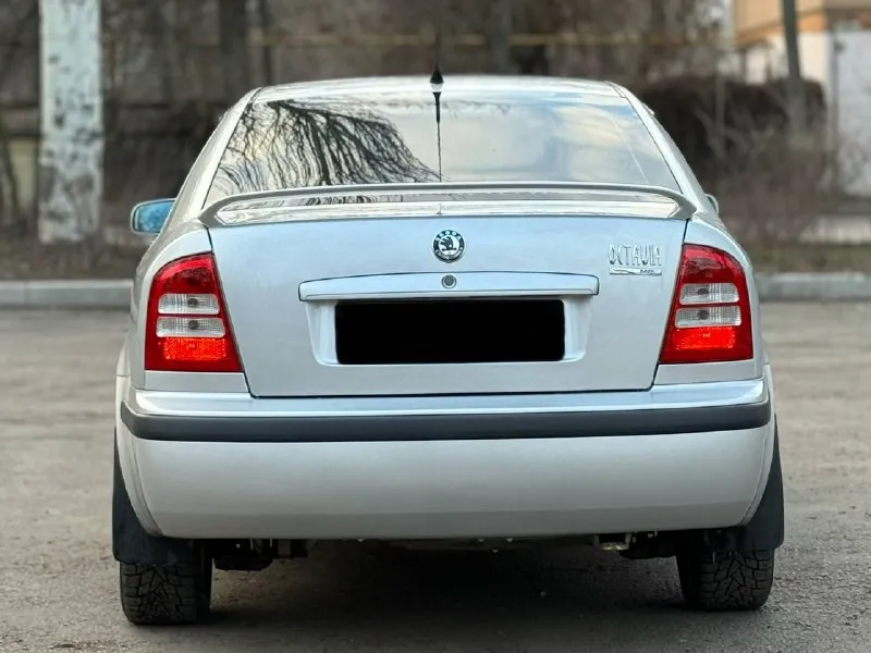 Продам skoda octavia 1.6mpi надежный автомобиль 2007г. выпуска в отличном состоянии! 3 владельца, без дтп! идеальное состояние кузова, ржавчины нет совсем, пороги целые, не гнилые. по технической части нареканий нет, мотор работает плавно и ровно, коробка тоже работает мягко. подвеска в хорошем состоянии, не стучит, не гремит. хорошая комплектация. климат-контроль, подогрев сидений, 6 подушек безопасности, abs esp круиз-контроль, 2эл. стеклоподёмника, электрорегулеровка зеркал, диски r16 на зимней резине, сервисные книжки, хорошая музыка. остальные вопросы по телефону +79494958326 цена 610тыс₽ торг у капота хорошему покупателю. - фотография - 3