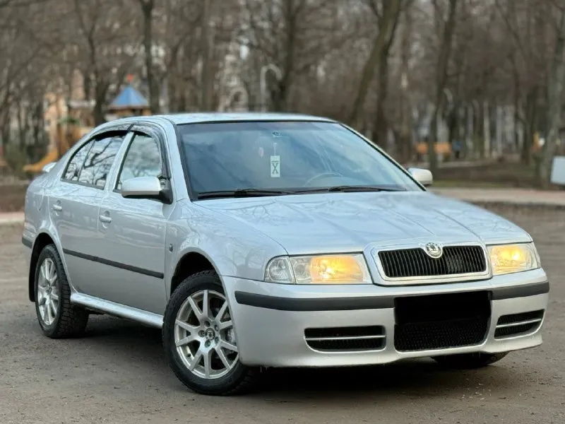 Продам skoda octavia 1.6mpi надежный автомобиль 2007г. выпуска в отличном состоянии! 3 владельца, без дтп! идеальное состояние кузова, ржавчины нет совсем, пороги целые, не гнилые. по технической части нареканий нет, мотор работает плавно и ровно, коробка тоже работает мягко. подвеска в хорошем состоянии, не стучит, не гремит. хорошая комплектация. климат-контроль, подогрев сидений, 6 подушек безопасности, abs esp круиз-контроль, 2эл. стеклоподёмника, электрорегулеровка зеркал, диски r16 на зимней резине, сервисные книжки, хорошая музыка. остальные вопросы по телефону +79494958326 цена 610тыс₽ торг у капота хорошему покупателю. - фотография - 5