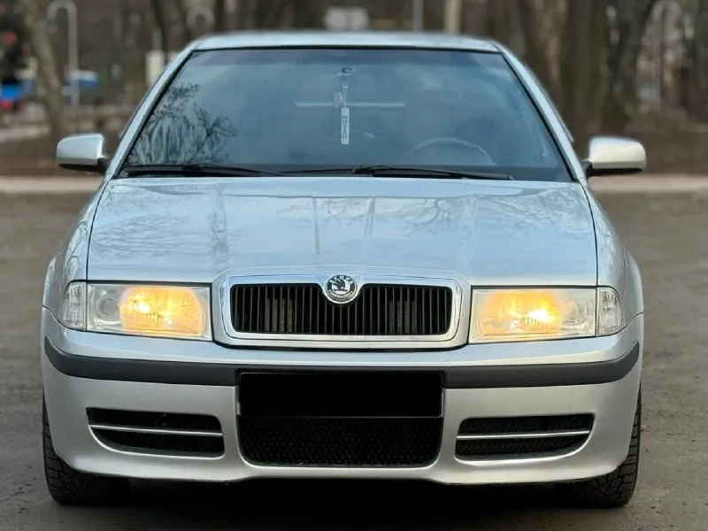Продам skoda octavia 1.6mpi надежный автомобиль 2007г. выпуска в отличном состоянии! 3 владельца, без дтп! идеальное состояние кузова, ржавчины нет совсем, пороги целые, не гнилые. по технической части нареканий нет, мотор работает плавно и ровно, коробка тоже работает мягко. подвеска в хорошем состоянии, не стучит, не гремит. хорошая комплектация. климат-контроль, подогрев сидений, 6 подушек безопасности, abs esp круиз-контроль, 2эл. стеклоподёмника, электрорегулеровка зеркал, диски r16 на зимней резине, сервисные книжки, хорошая музыка. остальные вопросы по телефону +79494958326 цена 610тыс₽ торг у капота хорошему покупателю. - фотография - 6