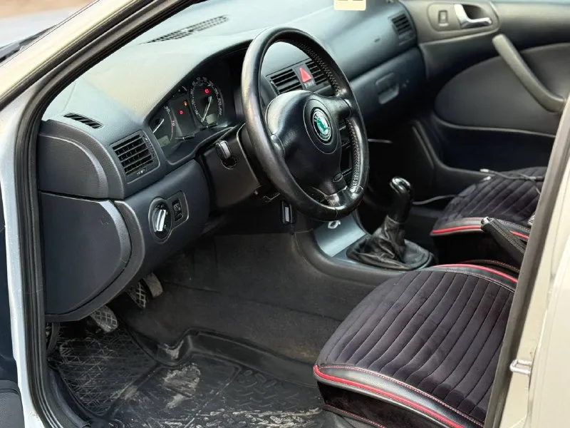 Продам skoda octavia 1.6mpi надежный автомобиль 2007г. выпуска в отличном состоянии! 3 владельца, без дтп! идеальное состояние кузова, ржавчины нет совсем, пороги целые, не гнилые. по технической части нареканий нет, мотор работает плавно и ровно, коробка тоже работает мягко. подвеска в хорошем состоянии, не стучит, не гремит. хорошая комплектация. климат-контроль, подогрев сидений, 6 подушек безопасности, abs esp круиз-контроль, 2эл. стеклоподёмника, электрорегулеровка зеркал, диски r16 на зимней резине, сервисные книжки, хорошая музыка. остальные вопросы по телефону +79494958326 цена 610тыс₽ торг у капота хорошему покупателю. - фотография - 7