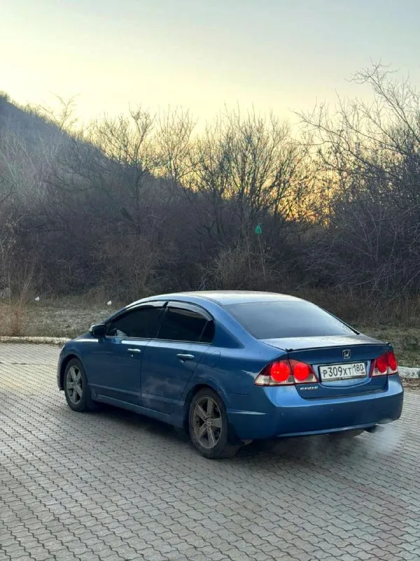 Honda civic 4d 2008 год 1.8 aisin пробег 300т машина на полном ходу вложений не требует, резина зима, работают все функции, мотор не дымит, коробка работает идеально, ходовую пересыпали недавно, документы в порядке, кузов без рыжиков и гнили, донецк киевский район, 670 тысяч торг уместен, обмен интересует, тел+79493152333 📞 звоните: +7(949)3152333 - фотография - 7