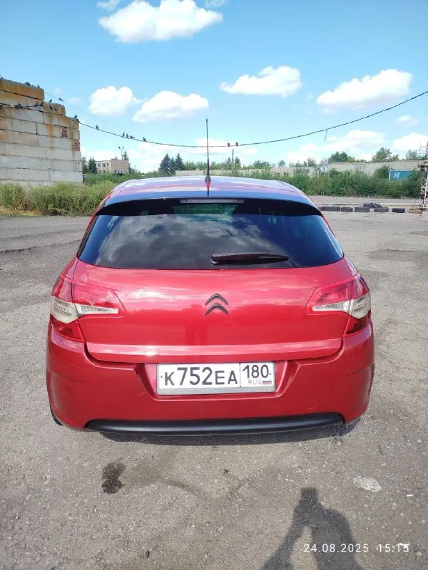 Продам, ситроен с4 второго поколения, 2011 год, мотор 1.6, акпп, 230000 к родного пробега, ходовая вся сделана, ничего не гремит не стучит, лишних шумов нет, из последнего заменены задние стойки, тормозные колодки в круг, салон не затертый в очень хорошем состоянии, руль кожа, торпеда мягкая, по комплектации: двух зонный климат контроль, заправлен холодит как надо. датчики abs датчик esp датчик дождя датчик света круиз контроль мультируль регулировка поясничной зоны обогрев передних сидений полный электростеклопакет электрорегулировка зеркал центральный замок коробка на спорт режиме, и зимним адаптивные противотуманки ломающиеся подголовники регулировка руля по высоте, на и от себя диски титаны р 16 запаска полноценная, с полным комплектом. любые проверки на сто за ваш счет, приветствуются. цена 750 к, торг у капота, находится г. снежное +79493843710 - фотография - 5