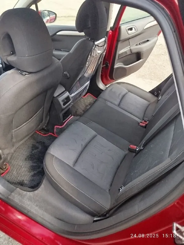 Продам, ситроен с4 второго поколения, 2011 год, мотор 1.6, акпп, 230000 к родного пробега, ходовая вся сделана, ничего не гремит не стучит, лишних шумов нет, из последнего заменены задние стойки, тормозные колодки в круг, салон не затертый в очень хорошем состоянии, руль кожа, торпеда мягкая, по комплектации: двух зонный климат контроль, заправлен холодит как надо. датчики abs датчик esp датчик дождя датчик света круиз контроль мультируль регулировка поясничной зоны обогрев передних сидений полный электростеклопакет электрорегулировка зеркал центральный замок коробка на спорт режиме, и зимним адаптивные противотуманки ломающиеся подголовники регулировка руля по высоте, на и от себя диски титаны р 16 запаска полноценная, с полным комплектом. любые проверки на сто за ваш счет, приветствуются. цена 750 к, торг у капота, находится г. снежное +79493843710 - фотография - 7