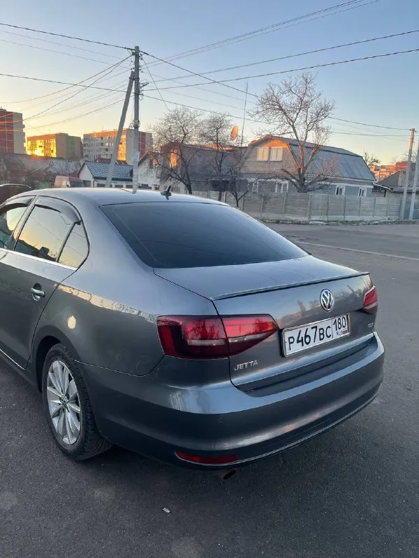 Продам свой автомобиль фольксваген джета 6 официальный европейка не пригон не америка 2016 г объем 1.6 автомат 7 ступенчатая пробег 76000 т один хозяин собственник машина мариупольская гаражное хранения вся в заводской краски не одна деталь не снималась два ключа кожаный салон двух зоный климат оцинкованный кузов состояние нового авто цена 1.950 т 79497244690 - фотография - 4