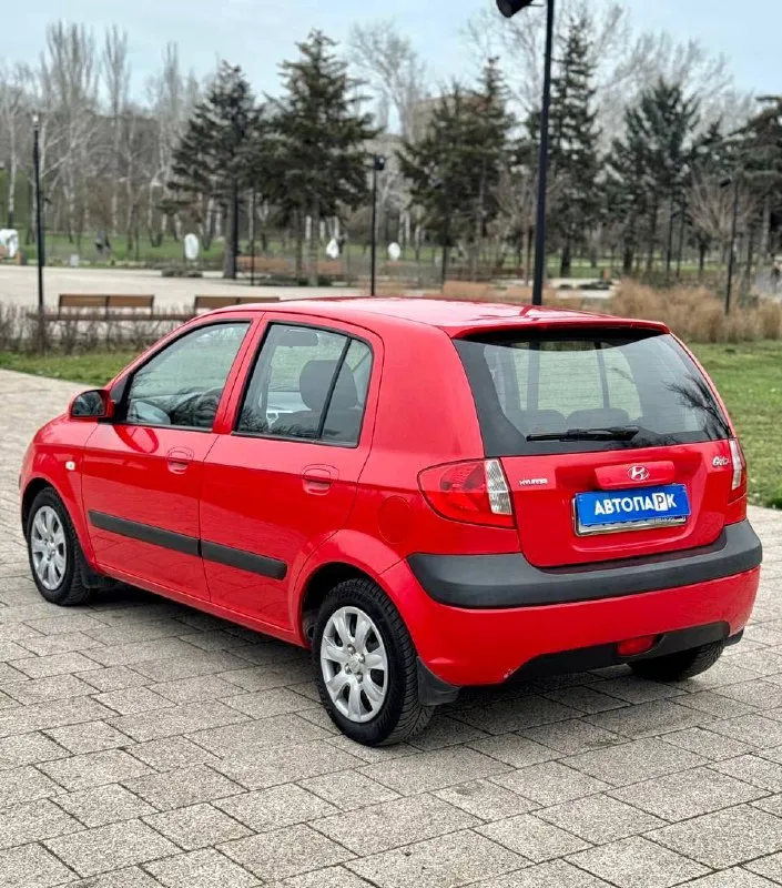 ❤️ hyundai getz 1.4 gl 💰цена: 670 000р 🏢город: мариуполь 📅год выпуска: 2008 🧾пробег: 121 619 км. ⚙️двигатель: 1.4 16v ⛽топливо: бензин ⚙️кпп: автомат 📞 телефон: +7-949-727-41-51 +7-949-551-91-52 +7-989-263-55-56 💾 описание: 👌 городской хэтчбек идеально подойдёт на каждый день начинающему водителю. надежный двигатель g4 в паре с классической автоматом. 🔴 кузов крепкий, без коррозии 🔴 один хозяин, птс оригинал 🔴 оригинальный пробег 🔴 гаражное хранение ✅ кондиционер морозит шикарно, подушки безопасности, электропакет, гур, abs, центральный замок, магнитола с usb, отличная зимняя резина. улица шевченко 2️⃣6️⃣9️⃣ 🏦 возможна продажа в кредит по двум документам. - фотография - 4